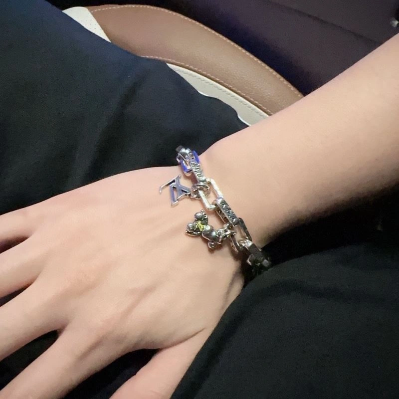 OdorResistant Louis Vuitton Bracelets 251159