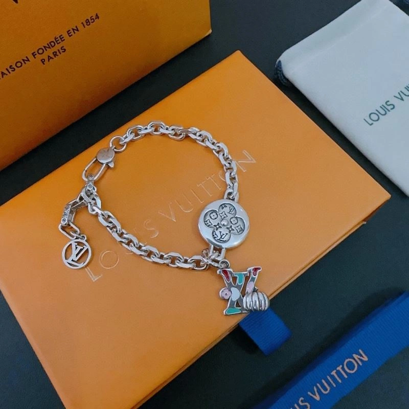 Louis Vuitton Bracelets Lightweight 251153