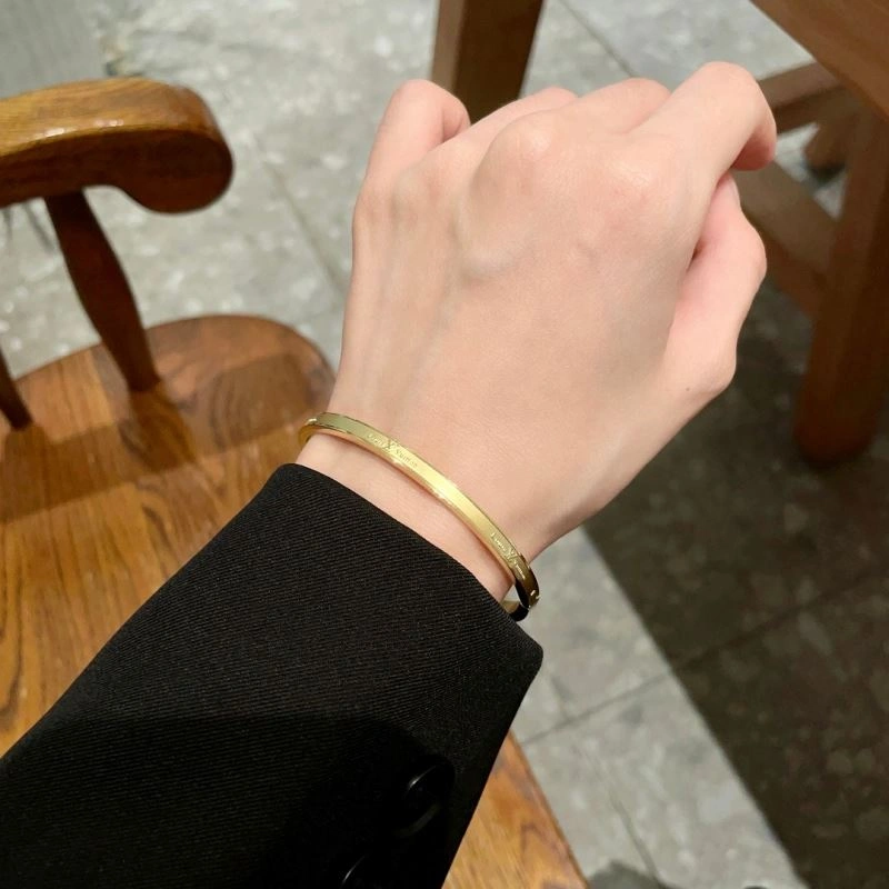 Louis Vuitton Bracelets Youthful 251183