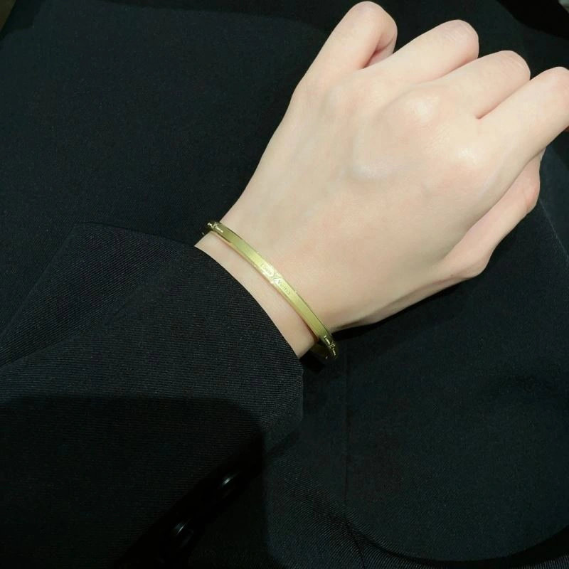 Louis Vuitton Bracelets Youthful 251183