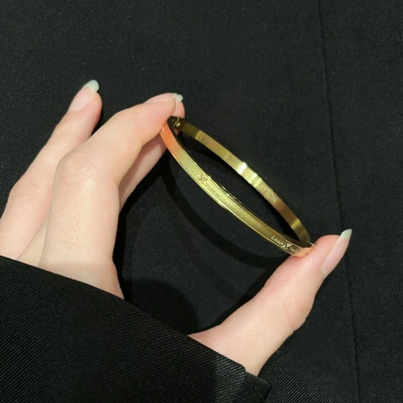 Louis Vuitton Bracelets Youthful 251183