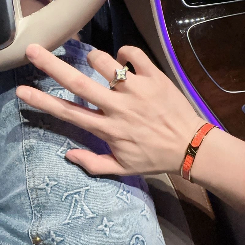 SportInspired Louis Vuitton Bracelets 251179