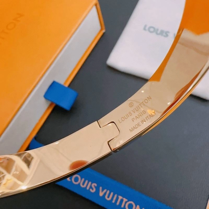 Bright Louis Vuitton Bracelets 251182