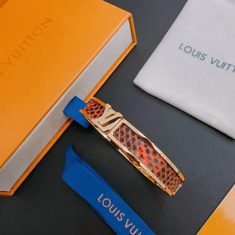 Louis Vuitton Bracelets EyeCatching 251158