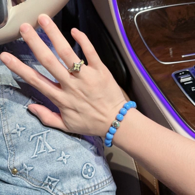 Bold Louis Vuitton Bracelets 251173