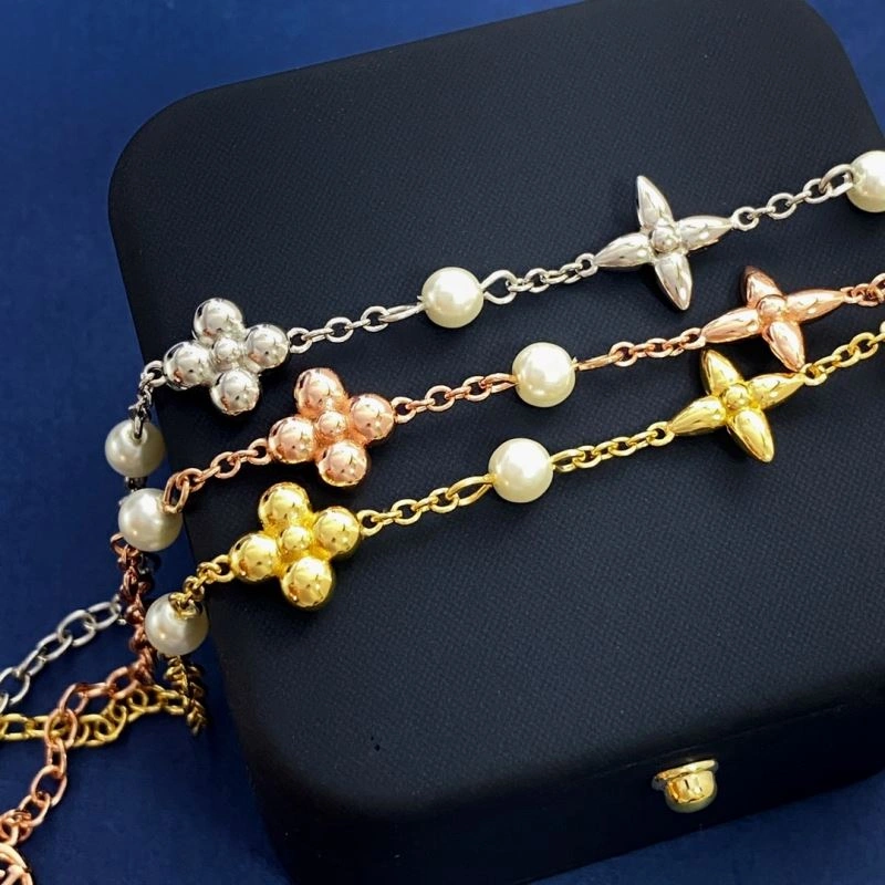 MultiPurpose Louis Vuitton Bracelets 251178