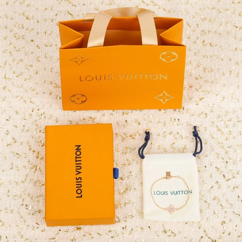 Packable Louis Vuitton Bracelets 251160