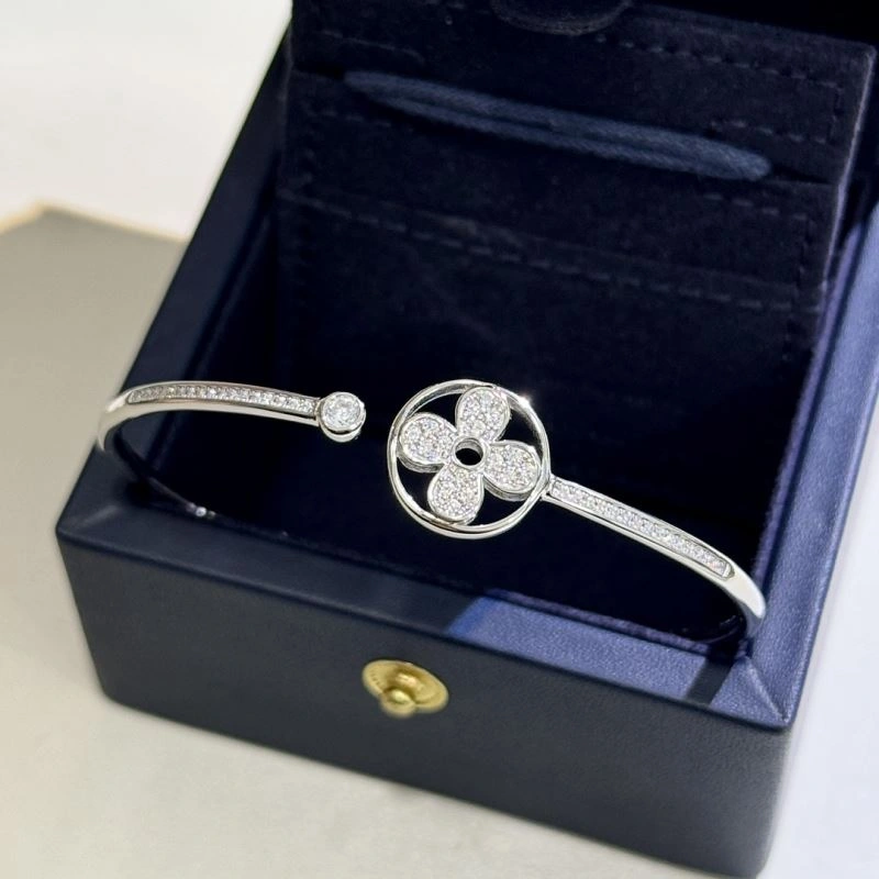 Louis Vuitton Bracelets Vibrant 251176