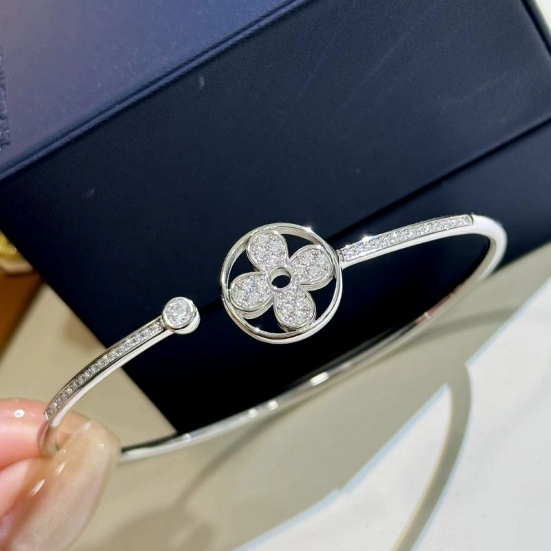Louis Vuitton Bracelets Vibrant 251176