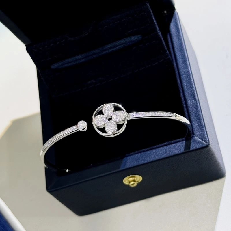 Louis Vuitton Bracelets Vibrant 251176