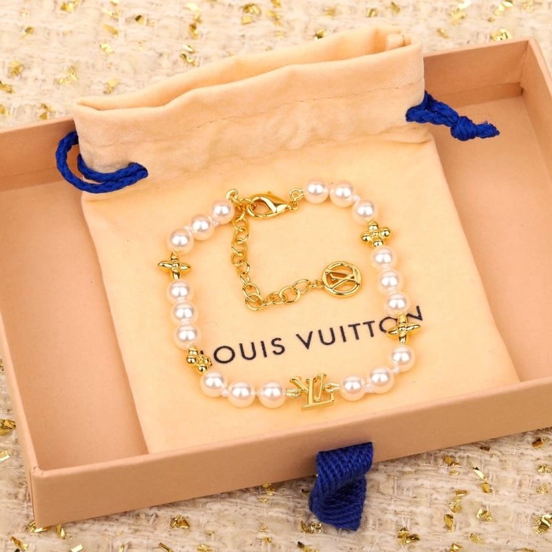 SmoothTexture Louis Vuitton Bracelets 251167
