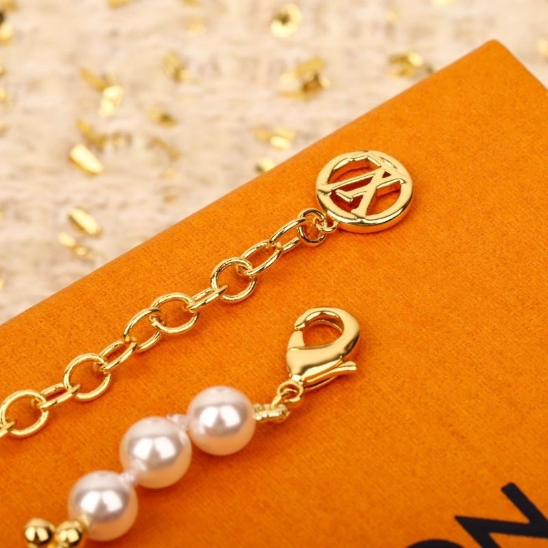 SmoothTexture Louis Vuitton Bracelets 251167