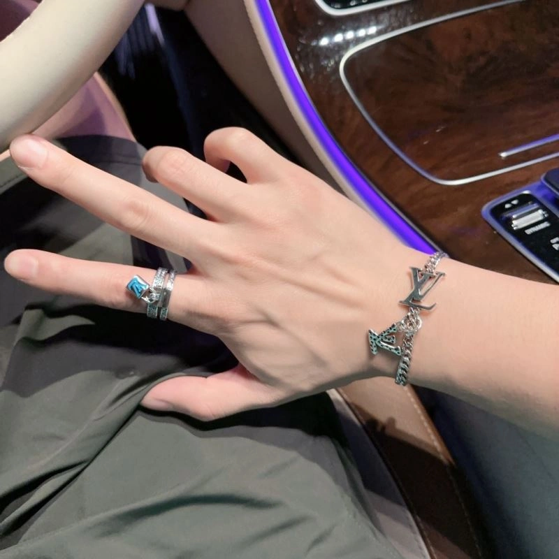 Louis Vuitton Bracelets Popular 251181