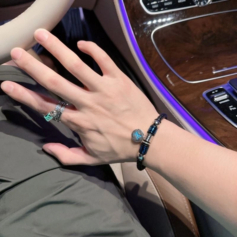 Chic Louis Vuitton Bracelets 251152