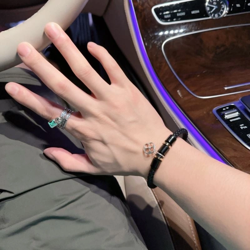 Louis Vuitton Bracelets MoistureWicking 251164