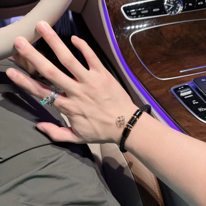 Louis Vuitton Bracelets MoistureWicking 251164