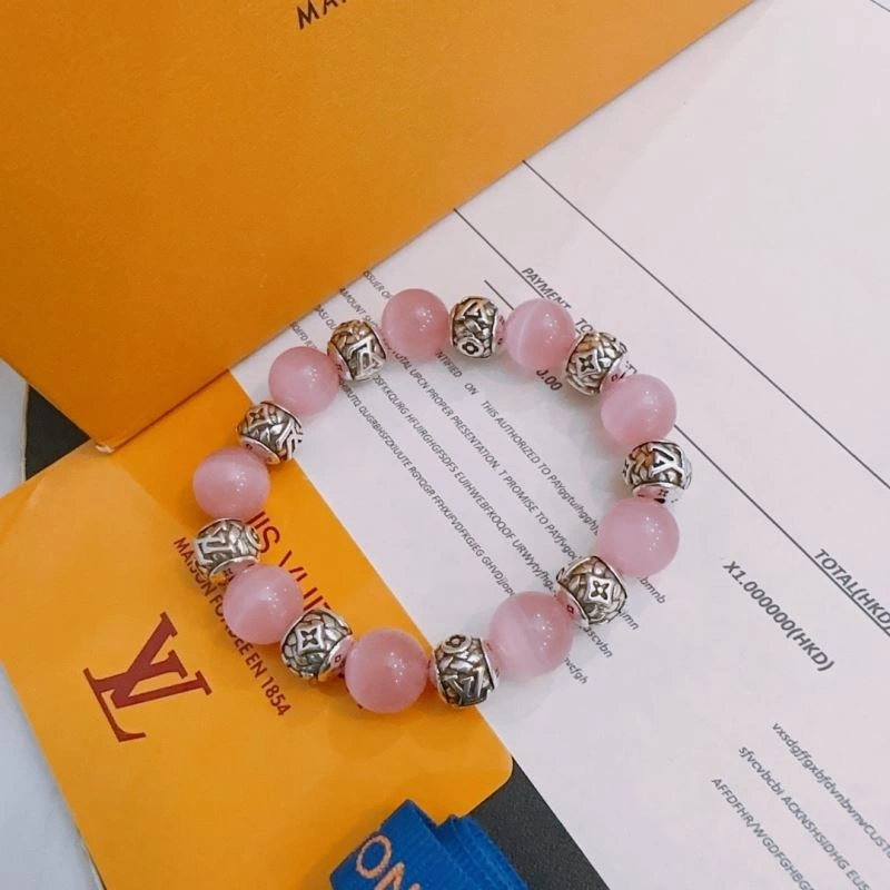 Louis Vuitton Bracelets Attractive 251151