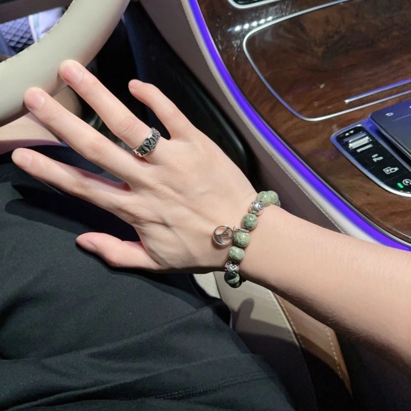 Lightweight Louis Vuitton Bracelets 251146
