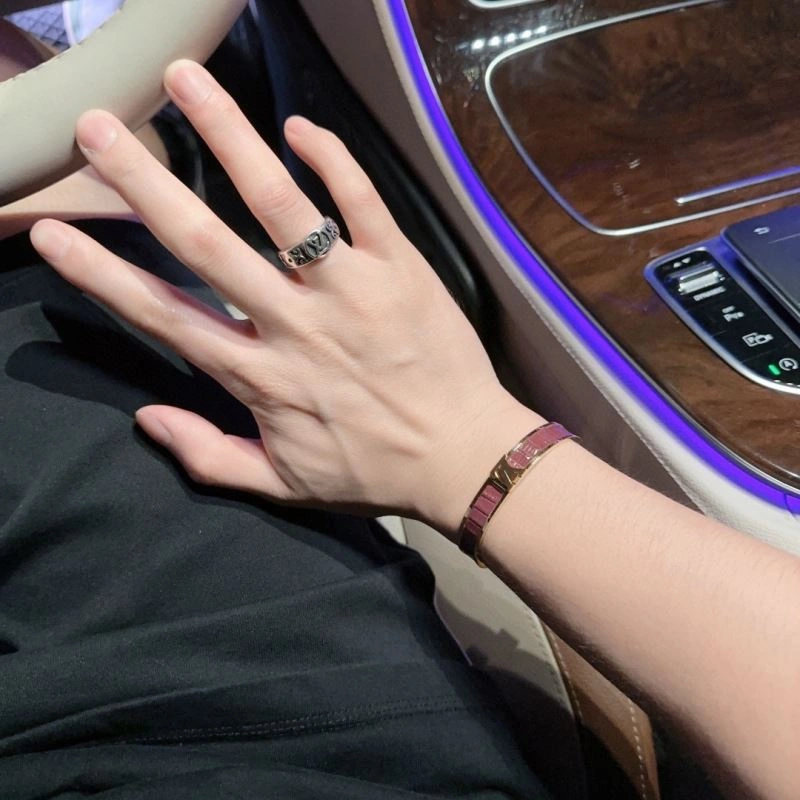 Louis Vuitton Bracelets UrbanChic 251145