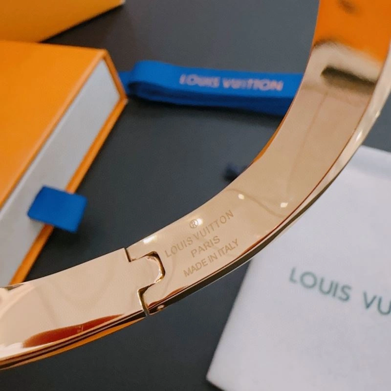 Effortless Louis Vuitton Bracelets 251143