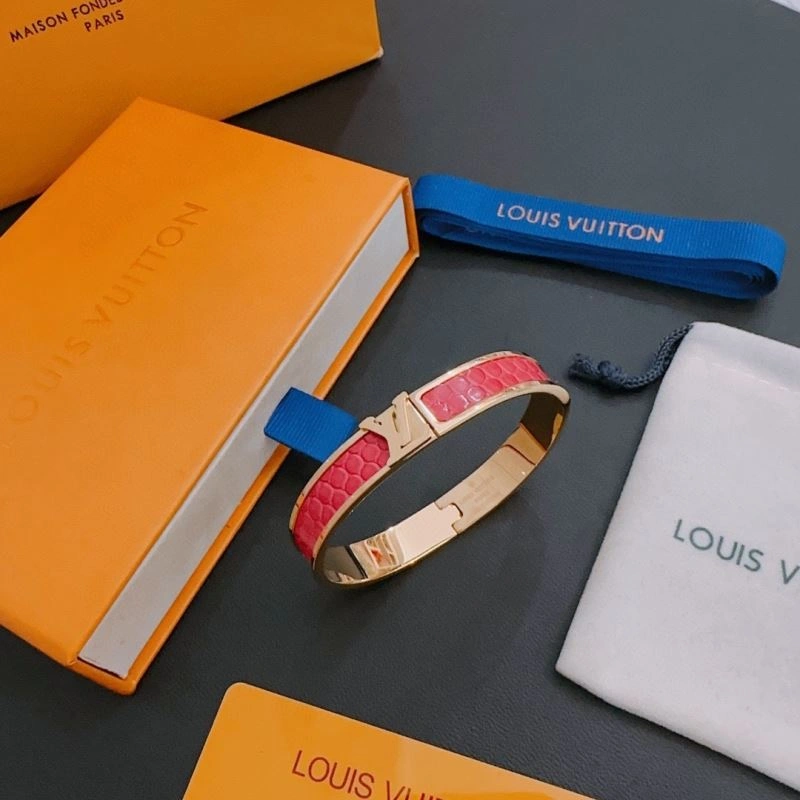 Effortless Louis Vuitton Bracelets 251143