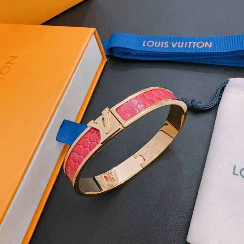 Effortless Louis Vuitton Bracelets 251143