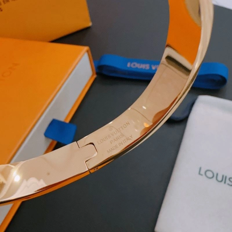 Louis Vuitton Bracelets Upgraded 251144
