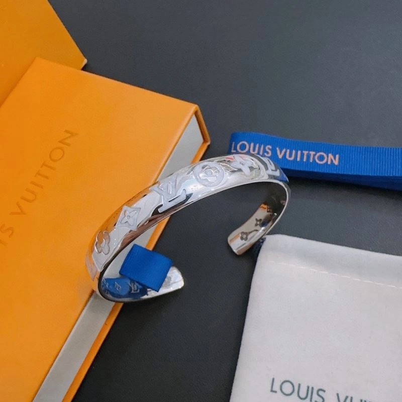 Packable Louis Vuitton Bracelets 251112