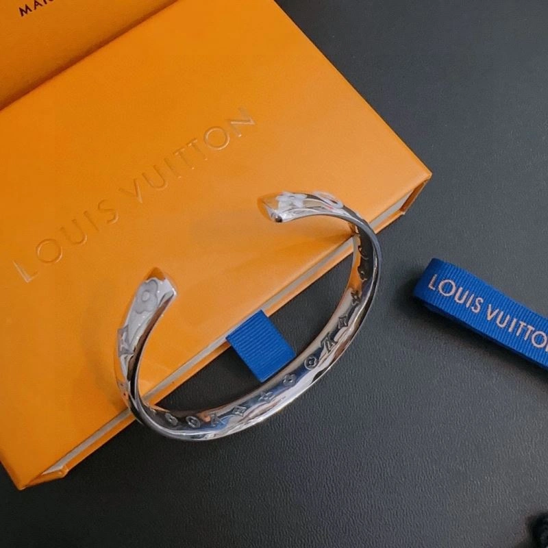 Packable Louis Vuitton Bracelets 251112