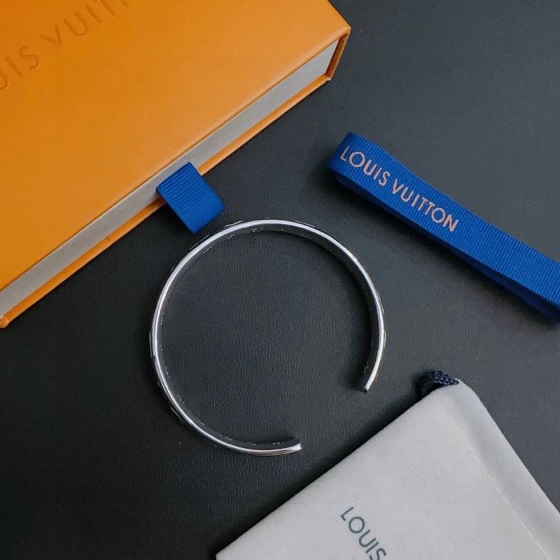 Packable Louis Vuitton Bracelets 251112