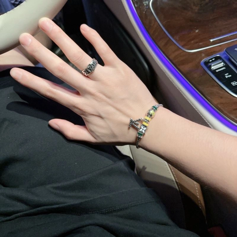 MultiPurpose Louis Vuitton Bracelets 251127