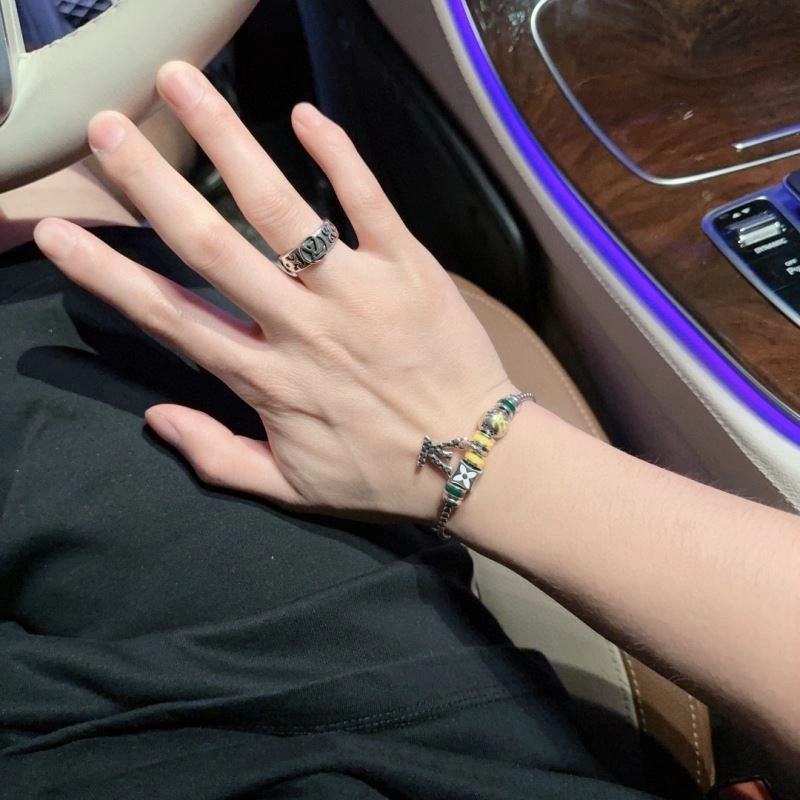 MultiPurpose Louis Vuitton Bracelets 251127