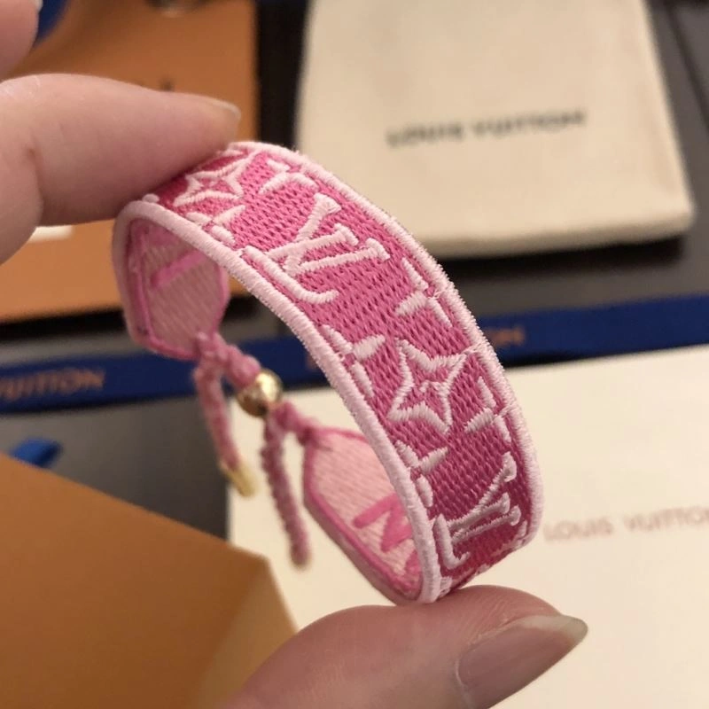 Trendy Louis Vuitton Bracelets 251138