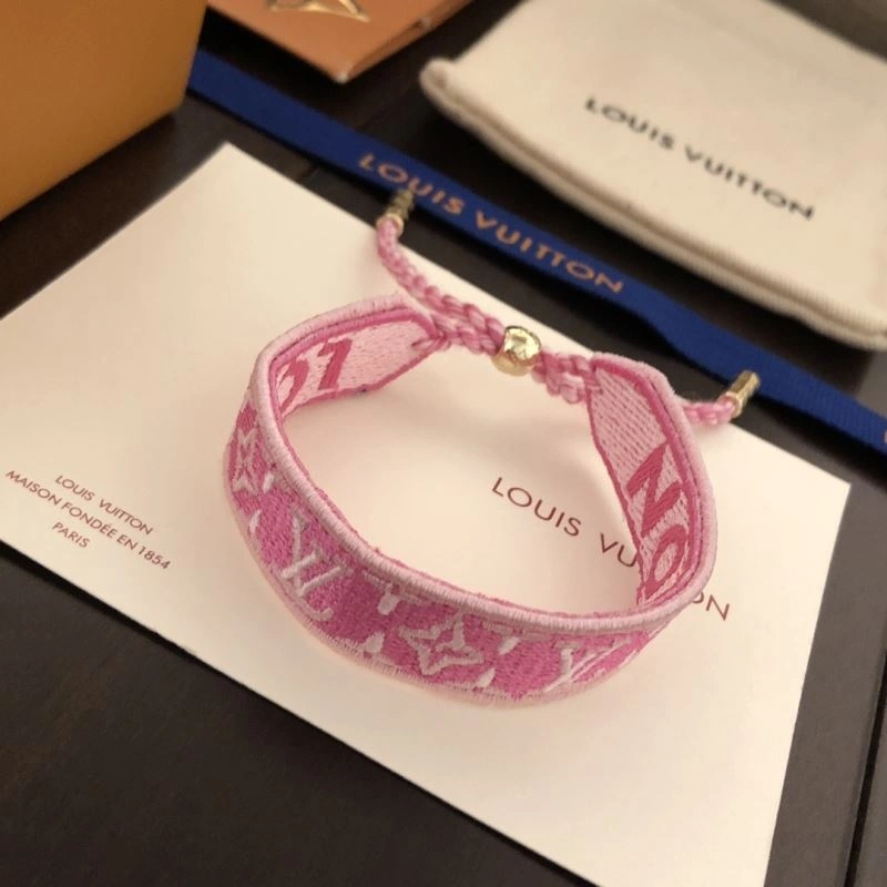 Trendy Louis Vuitton Bracelets 251138