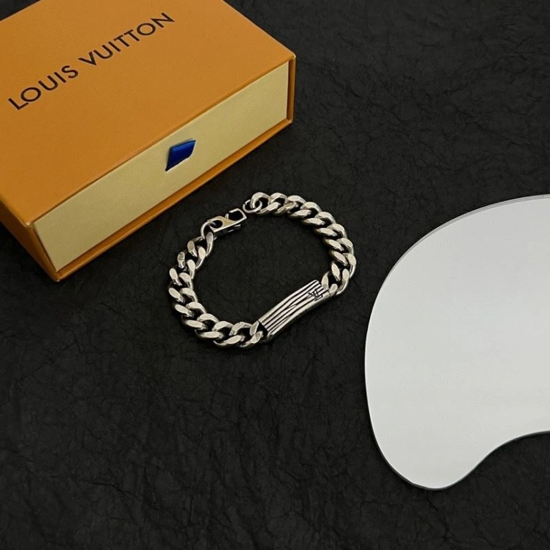 Modern Louis Vuitton Bracelets 251115