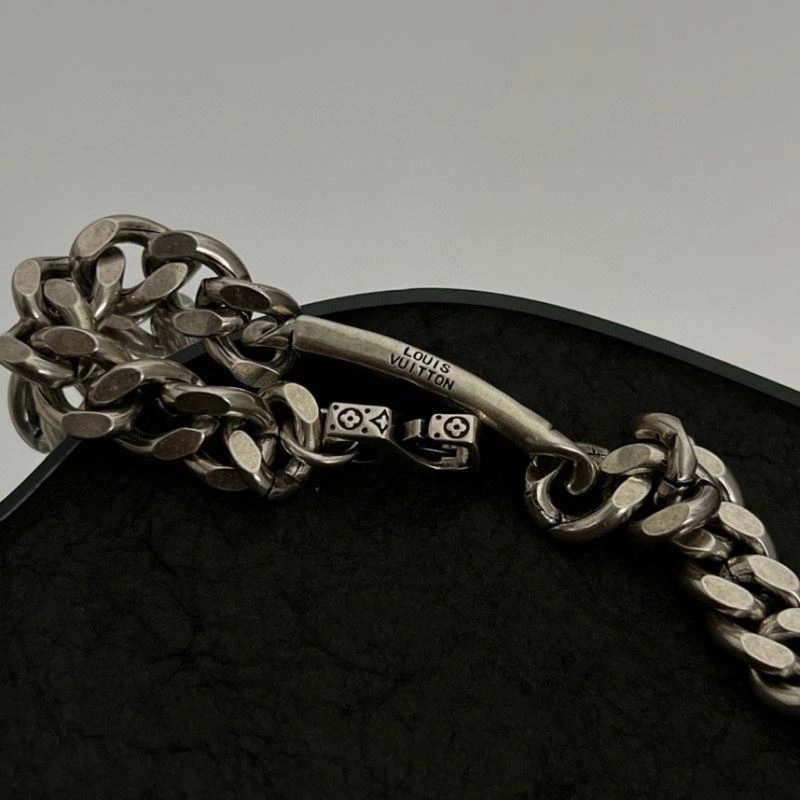Modern Louis Vuitton Bracelets 251115