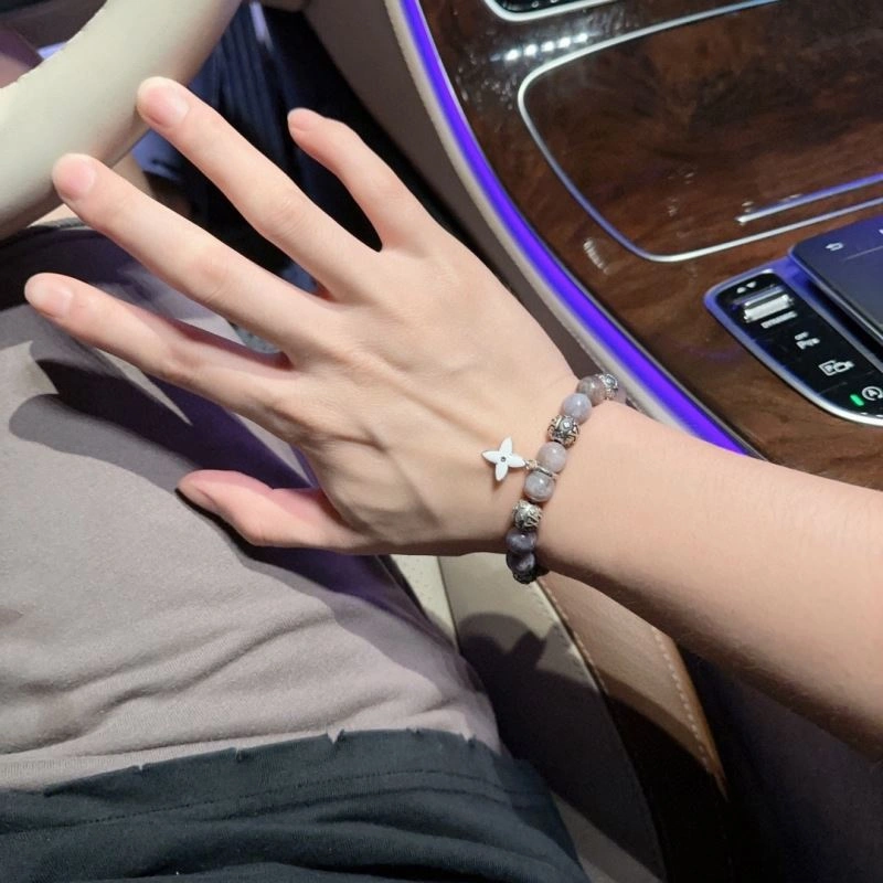 Trendy Louis Vuitton Bracelets 251126