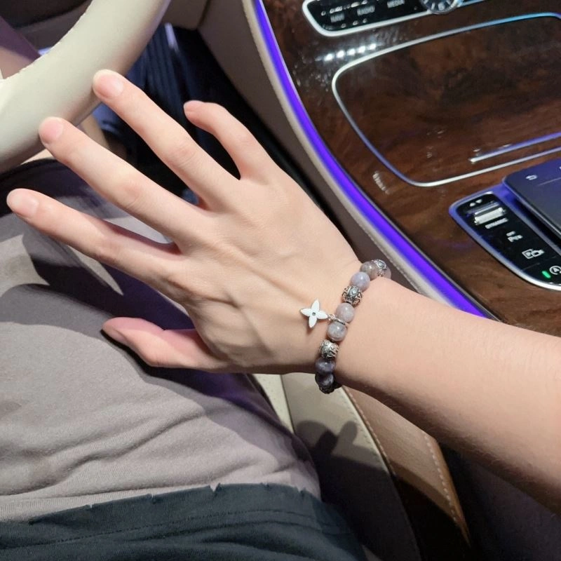 Trendy Louis Vuitton Bracelets 251126