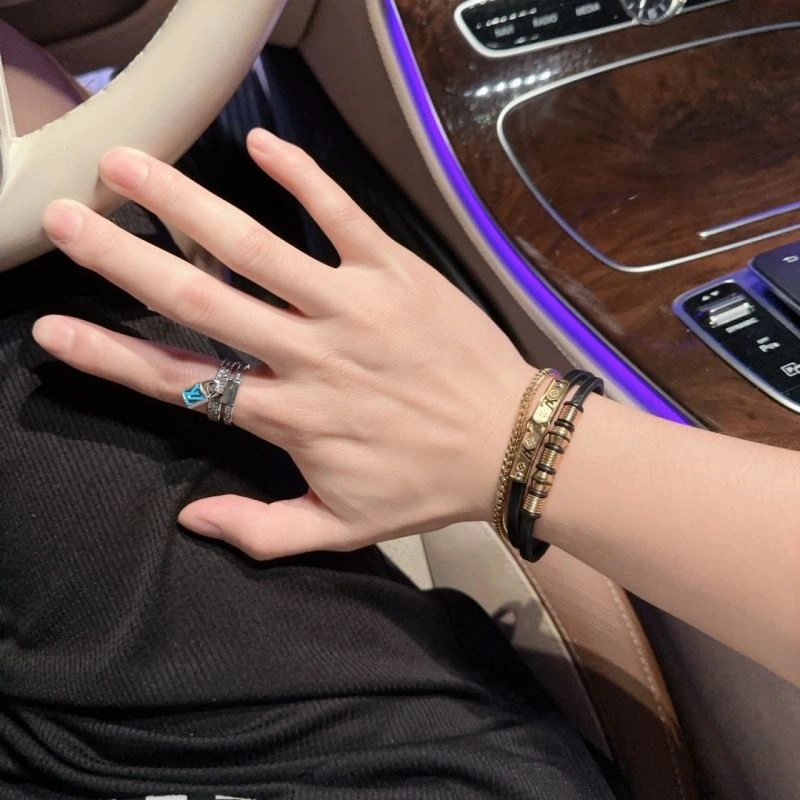 Louis Vuitton Bracelets Versatile 251118