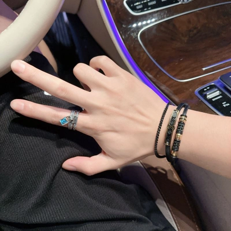 Louis Vuitton Bracelets SmartChoice 251120