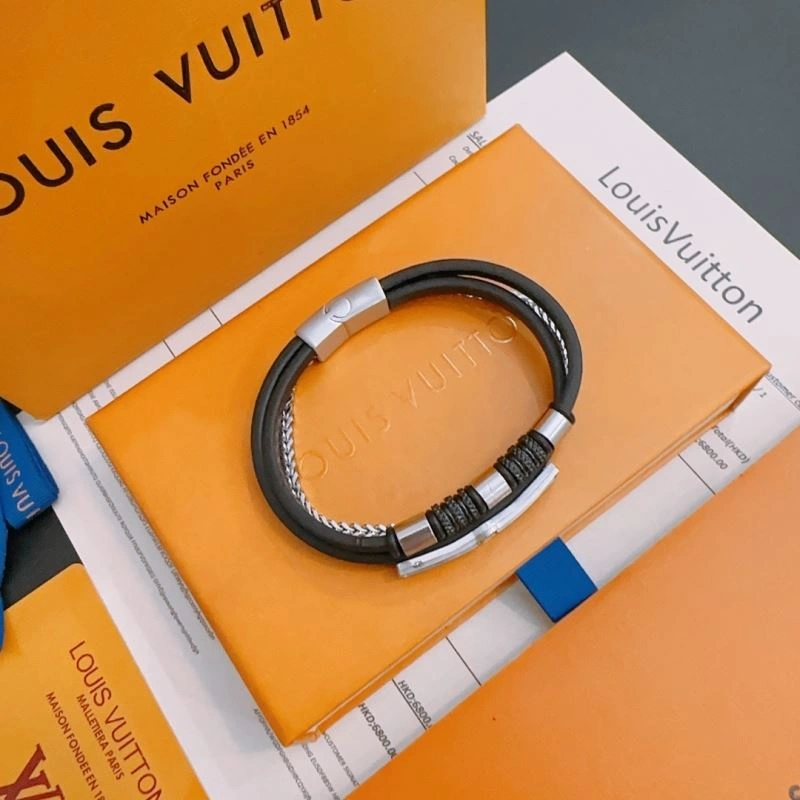 Cozy Louis Vuitton Bracelets 251128