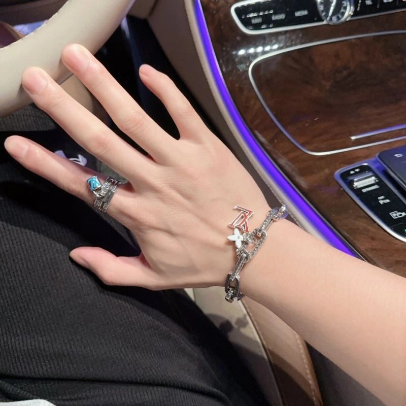 Louis Vuitton Bracelets Breathable 251142