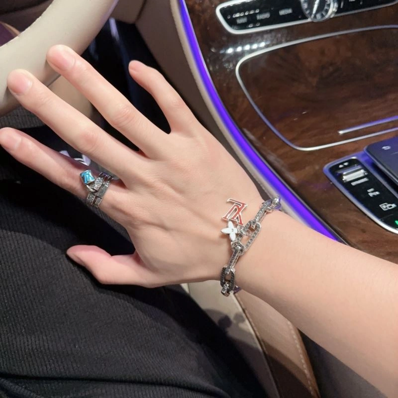 Louis Vuitton Bracelets Breathable 251142