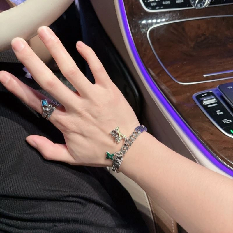 Versatile Louis Vuitton Bracelets 251137