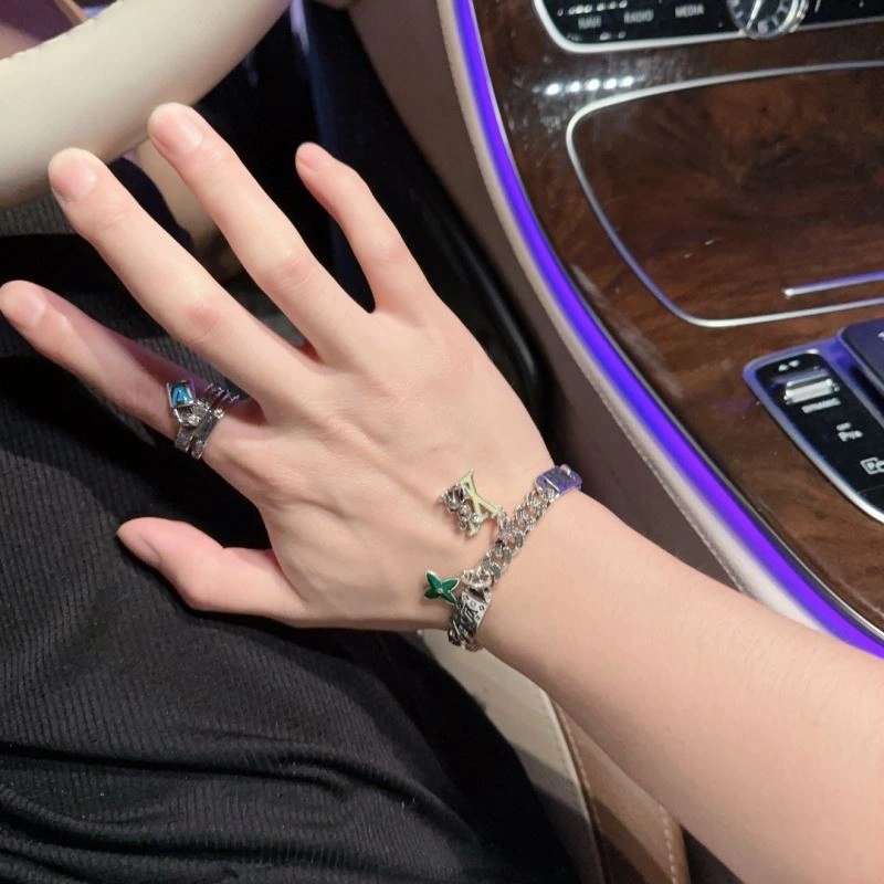 Versatile Louis Vuitton Bracelets 251137