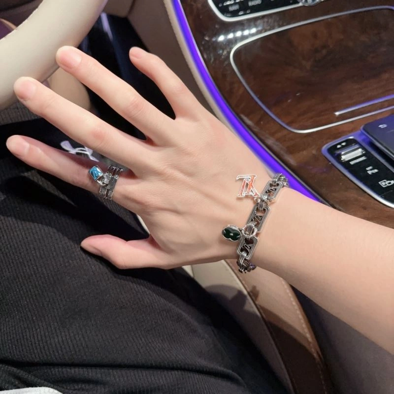 Affordable Louis Vuitton Bracelets 251140