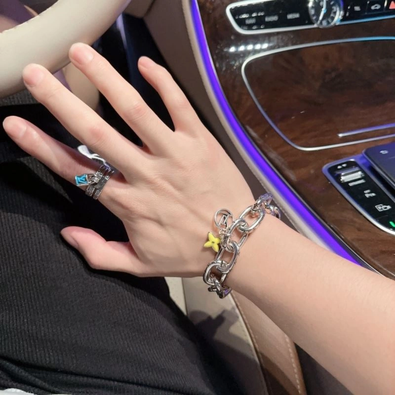 TimelessDesign Louis Vuitton Bracelets 251133