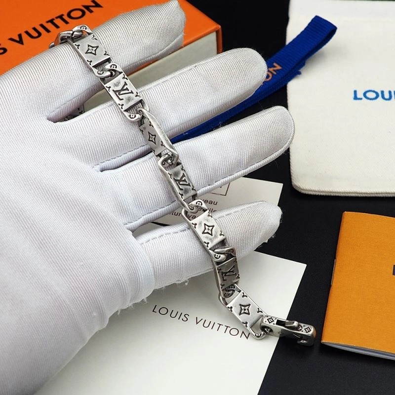 Resilient Louis Vuitton Bracelets 251117