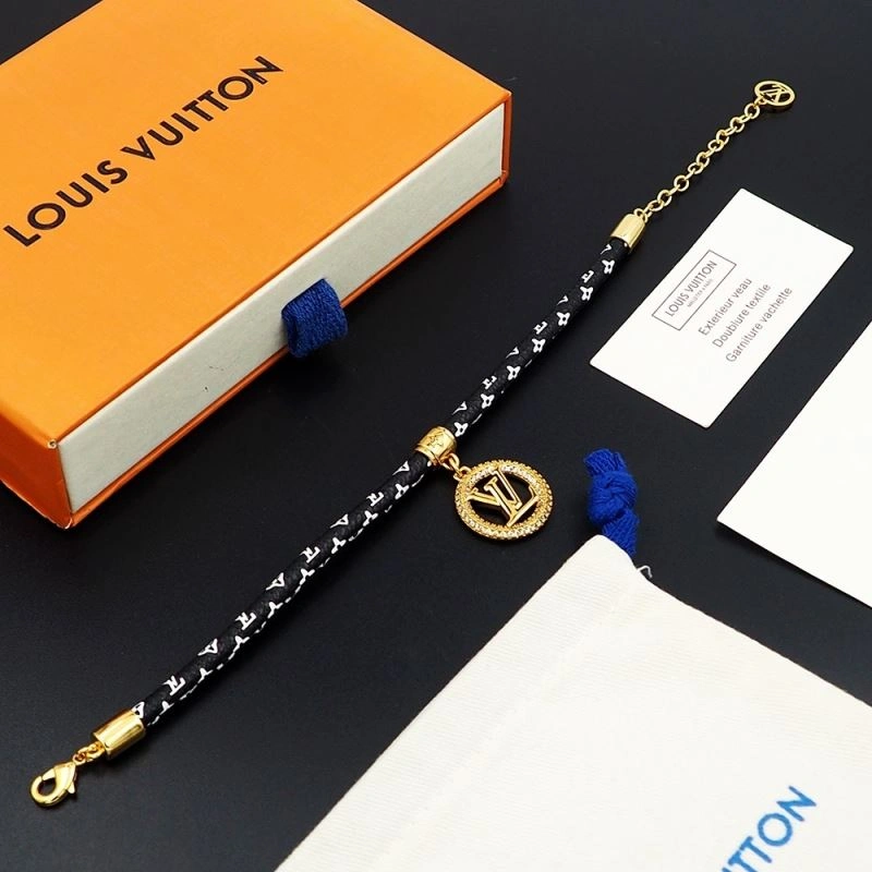 Lightweight Louis Vuitton Bracelets 251139