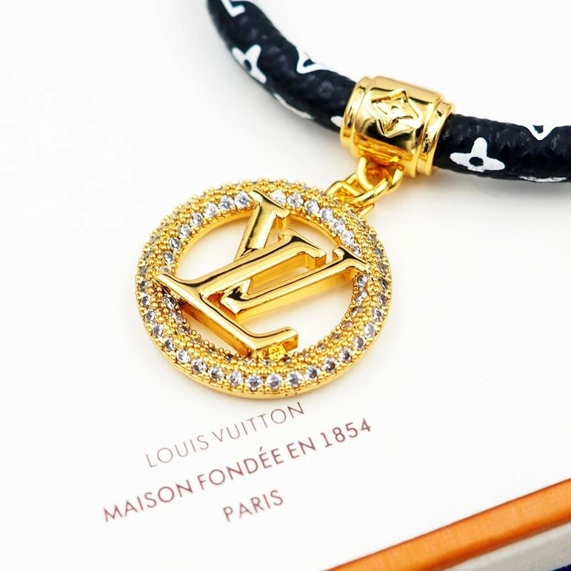 Lightweight Louis Vuitton Bracelets 251139
